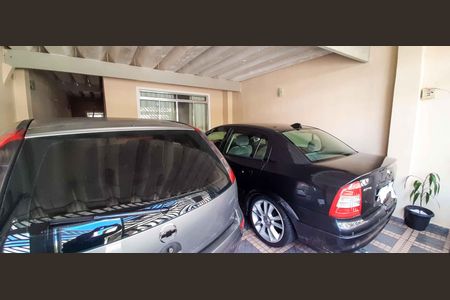 Casa à venda com 165m², 2 quartos e 2 vagas Casa à venda com 165m², 2 quartos e 2 vagasGaragem