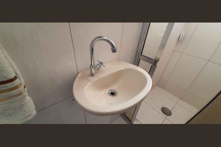 Casa à venda com 165m², 2 quartos e 2 vagas Casa à venda com 165m², 2 quartos e 2 vagasBanheiro