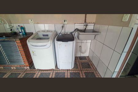 Casa à venda com 165m², 2 quartos e 2 vagas Casa à venda com 165m², 2 quartos e 2 vagasÁrea de Serviço