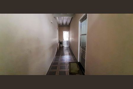 Casa à venda com 165m², 2 quartos e 2 vagas Casa à venda com 165m², 2 quartos e 2 vagasCorredor Externo