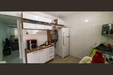 Casa à venda com 165m², 2 quartos e 2 vagas Casa à venda com 165m², 2 quartos e 2 vagasCozinha