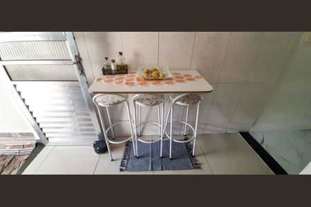 Casa à venda com 165m², 2 quartos e 2 vagas Casa à venda com 165m², 2 quartos e 2 vagasCozinha