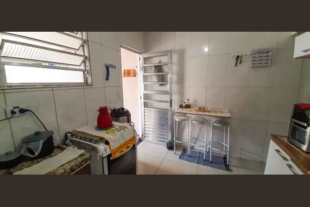 Casa à venda com 165m², 2 quartos e 2 vagas Casa à venda com 165m², 2 quartos e 2 vagasCozinha