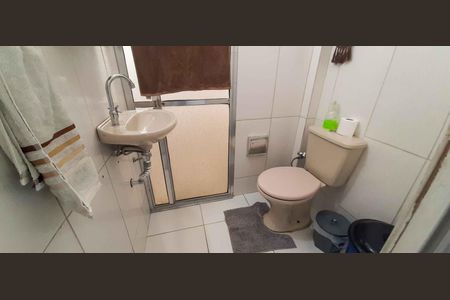 Casa à venda com 165m², 2 quartos e 2 vagas Casa à venda com 165m², 2 quartos e 2 vagasBanheiro