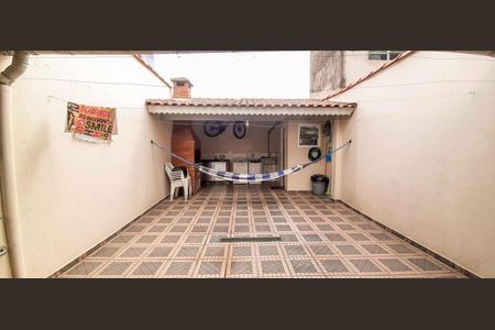 Casa à venda com 165m², 2 quartos e 2 vagas Casa à venda com 165m², 2 quartos e 2 vagasQuintal