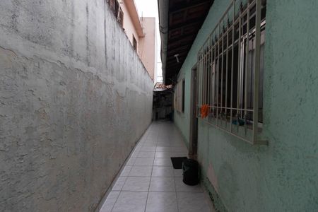 Casa à venda com 290m², 3 quartos e 3 vagasCorredor externo casa 1