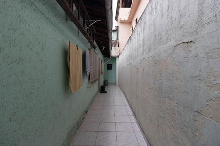 Casa à venda com 290m², 3 quartos e 3 vagasCorredor externo casa 1