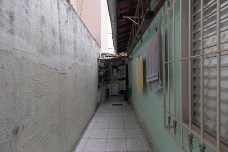 Casa à venda com 290m², 3 quartos e 3 vagasCorredor externo casa 1