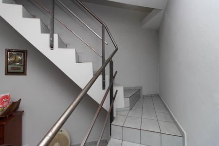 Casa à venda com 290m², 3 quartos e 3 vagasEscada Casa 2