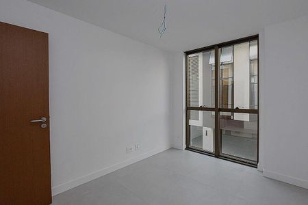 Apartamento à venda com 145m², 4 quartos e 3 vagas