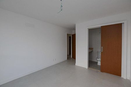 Apartamento à venda com 145m², 4 quartos e 3 vagas