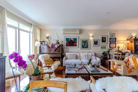 Apartamento à venda com 327m², 4 quartos e 3 vagasFoto 01