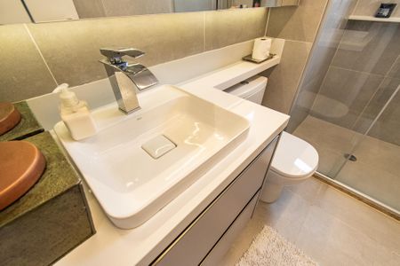 Apartamento à venda com 72m², 2 quartos e 1 vagaBanheiro da suíte 1