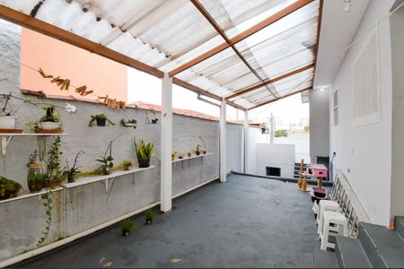 Casa à venda com 105m², 4 quartos e 2 vagas Casa à venda com 105m², 4 quartos e 2 vagasQuintal