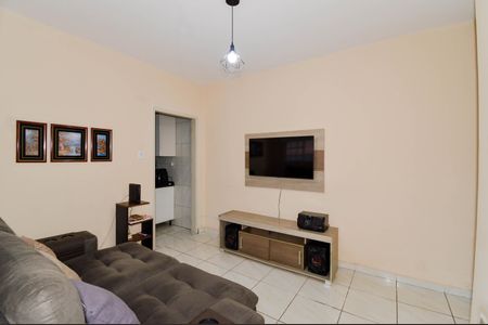 Casa à venda com 105m², 4 quartos e 2 vagas Casa à venda com 105m², 4 quartos e 2 vagasSala