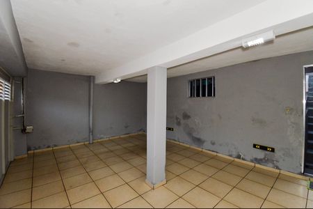 Casa à venda com 105m², 4 quartos e 2 vagas Casa à venda com 105m², 4 quartos e 2 vagasGaragem