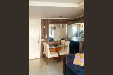 Apartamento à venda com 67m², 3 quartos e 1 vaga Apartamento à venda com 67m², 3 quartos e 1 vagaSala