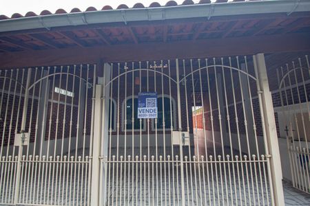 Casa à venda com 141m², 3 quartos e 2 vagasFachada