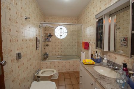 Casa à venda com 141m², 3 quartos e 2 vagasBanheiro da Suíte