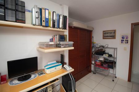 Casa à venda com 141m², 3 quartos e 2 vagasEscritório