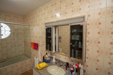 Casa à venda com 141m², 3 quartos e 2 vagasBanheiro da Suíte