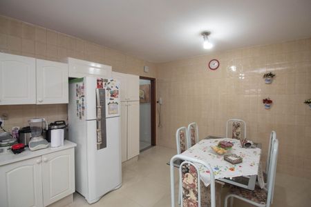 Casa à venda com 141m², 3 quartos e 2 vagasCozinha