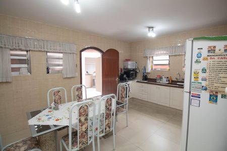 Casa à venda com 141m², 3 quartos e 2 vagasCozinha