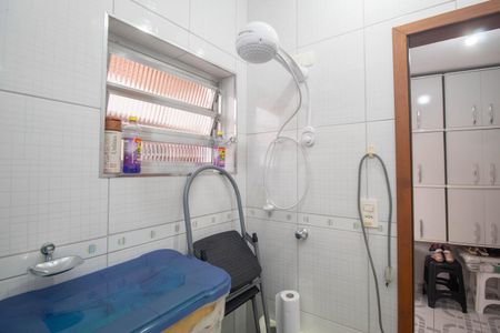 Casa à venda com 141m², 3 quartos e 2 vagasBanheiro de serviço