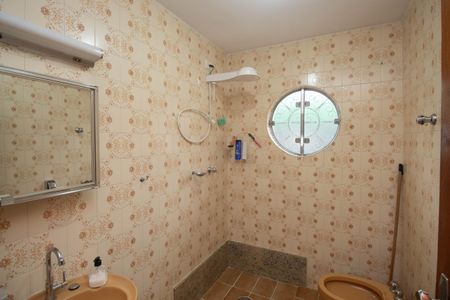 Casa à venda com 141m², 3 quartos e 2 vagasBanheiro 1