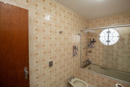 Casa à venda com 141m², 3 quartos e 2 vagasBanheiro da Suíte