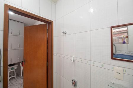 Casa à venda com 141m², 3 quartos e 2 vagasBanheiro de serviço