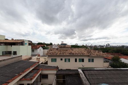 Apartamento à venda com 157m², 4 quartos e 2 vagas Apartamento à venda com 157m², 4 quartos e 2 vagasVista da Área de Serviço