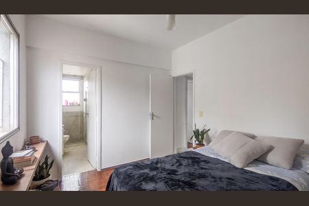 Apartamento à venda com 250m², 3 quartos e 1 vaga Apartamento à venda com 250m², 3 quartos e 1 vagaSuíte