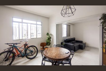 Apartamento à venda com 250m², 3 quartos e 1 vaga Apartamento à venda com 250m², 3 quartos e 1 vagaSala