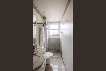 Apartamento à venda com 250m², 3 quartos e 1 vaga Apartamento à venda com 250m², 3 quartos e 1 vagaBanheiro da Suíte