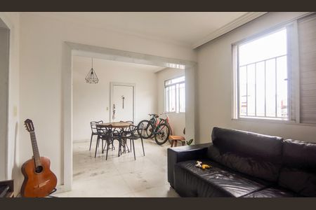 Apartamento à venda com 250m², 3 quartos e 1 vaga Apartamento à venda com 250m², 3 quartos e 1 vagaSala