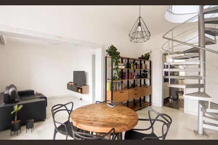 Apartamento à venda com 250m², 3 quartos e 1 vaga Apartamento à venda com 250m², 3 quartos e 1 vagaSala