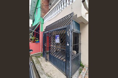 Casa para alugar com 100m², 2 quartos e 1 vagaFachada
