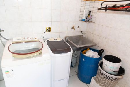 Casa à venda com 183m², 3 quartos e 2 vagasÁrea de Serviço