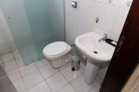 Casa à venda com 183m², 3 quartos e 2 vagasBanheiro da Suíte