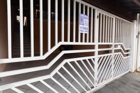 Casa à venda com 183m², 3 quartos e 2 vagasPlaca