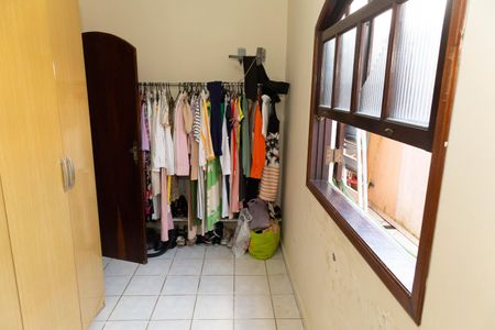 Casa à venda com 183m², 3 quartos e 2 vagasQuarto 2