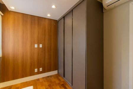 Apartamento à venda com 122m², 3 quartos e 2 vagasSuíte 2