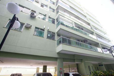 Apartamento à venda com 70m², 2 quartos e 1 vaga Apartamento à venda com 70m², 2 quartos e 1 vagaFachada do bloco