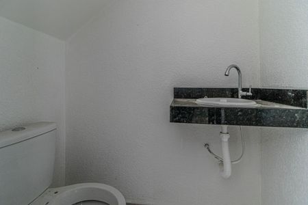 Casa de condomínio à venda com 80m², 2 quartos e 1 vagaLavabo