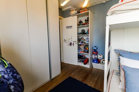 Apartamento à venda com 199m², 4 quartos e 3 vagasQuarto 2