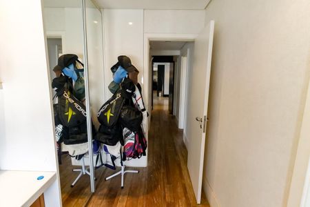 Apartamento à venda com 199m², 4 quartos e 3 vagasSuíte 1