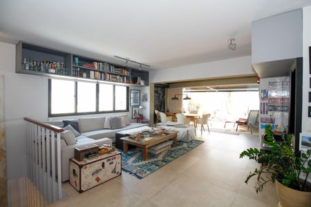 Apartamento à venda com 196m², 4 quartos e 3 vagasCobertura