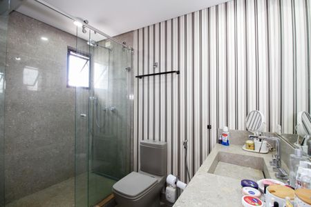 Apartamento à venda com 196m², 4 quartos e 3 vagasBanheiro da Suíte