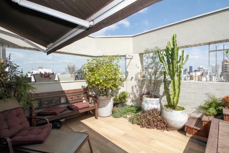 Apartamento à venda com 196m², 4 quartos e 3 vagasCobertura (Piscina)